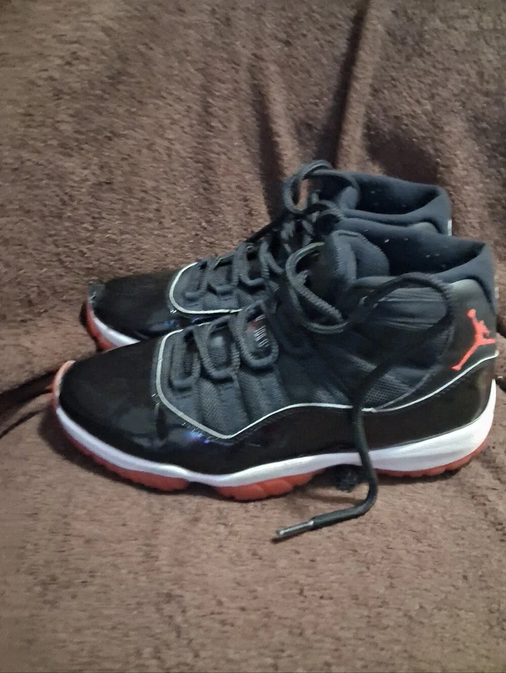 Air Jordan 11 Bred 2019 Size 7y